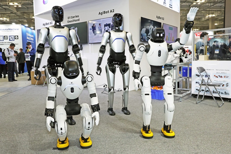 働く”ヒト型ロボットが人間に置き換わる日｜ニュースイッチ by 日刊