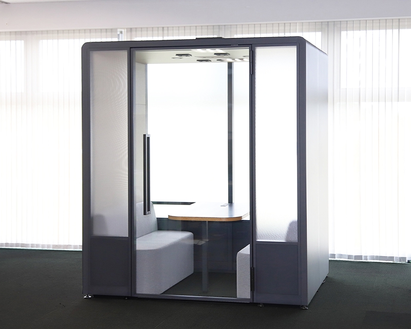 太陽光パネル」大量廃棄時代に一手…廃材で会議ブース、再利用でCO2半減