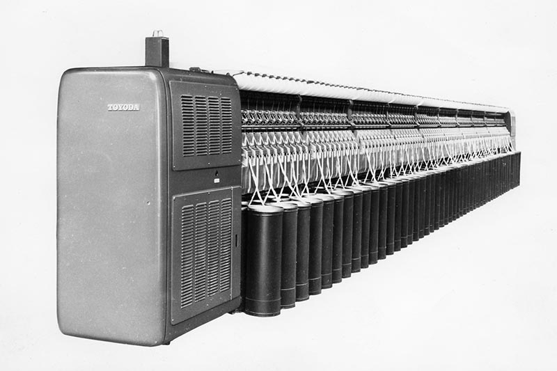 生産性3倍実現…豊田織機が1968年から製造の「ローター式精紡機」、未来