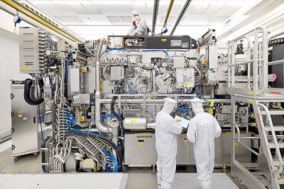 半導体露光装置最大手、広島の部品倉庫を2倍に拡充した狙い