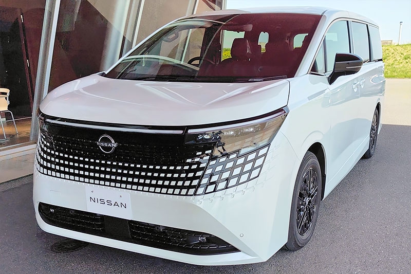 日産　人気車種❗️エルグランド❗️値下げ‼️ 日産が16年ぶり刷新、高級ミニバン「エルグランド」新型の性能｜ニュー