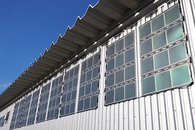 工場で実証開始、アイシン製「ペロブスカイト太陽電池」の特徴