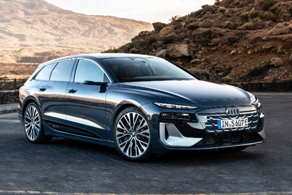 アウディが日本で初披露、最新EV欧州車の仕様｜ニュースイッチ by 日刊