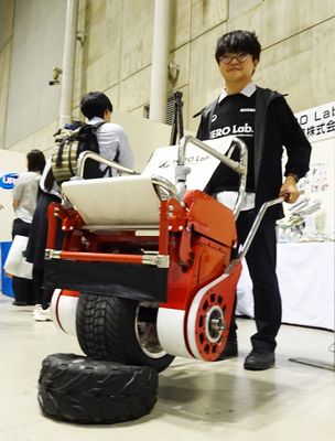大人を運べる電動ねこ車、白山工業が開発した狙い