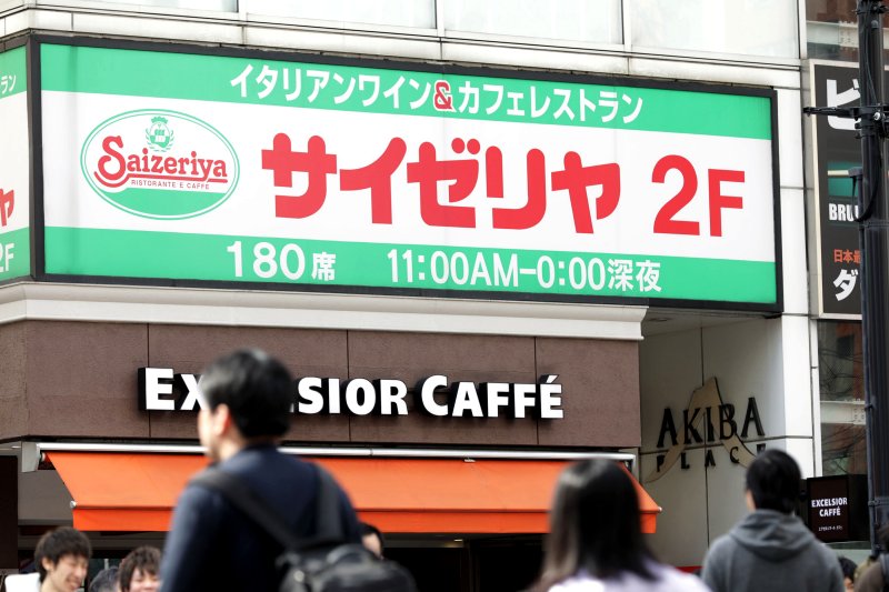 サイゼリヤで自動配膳を実証。納入したロボットの実力 (ニュースイッチ)