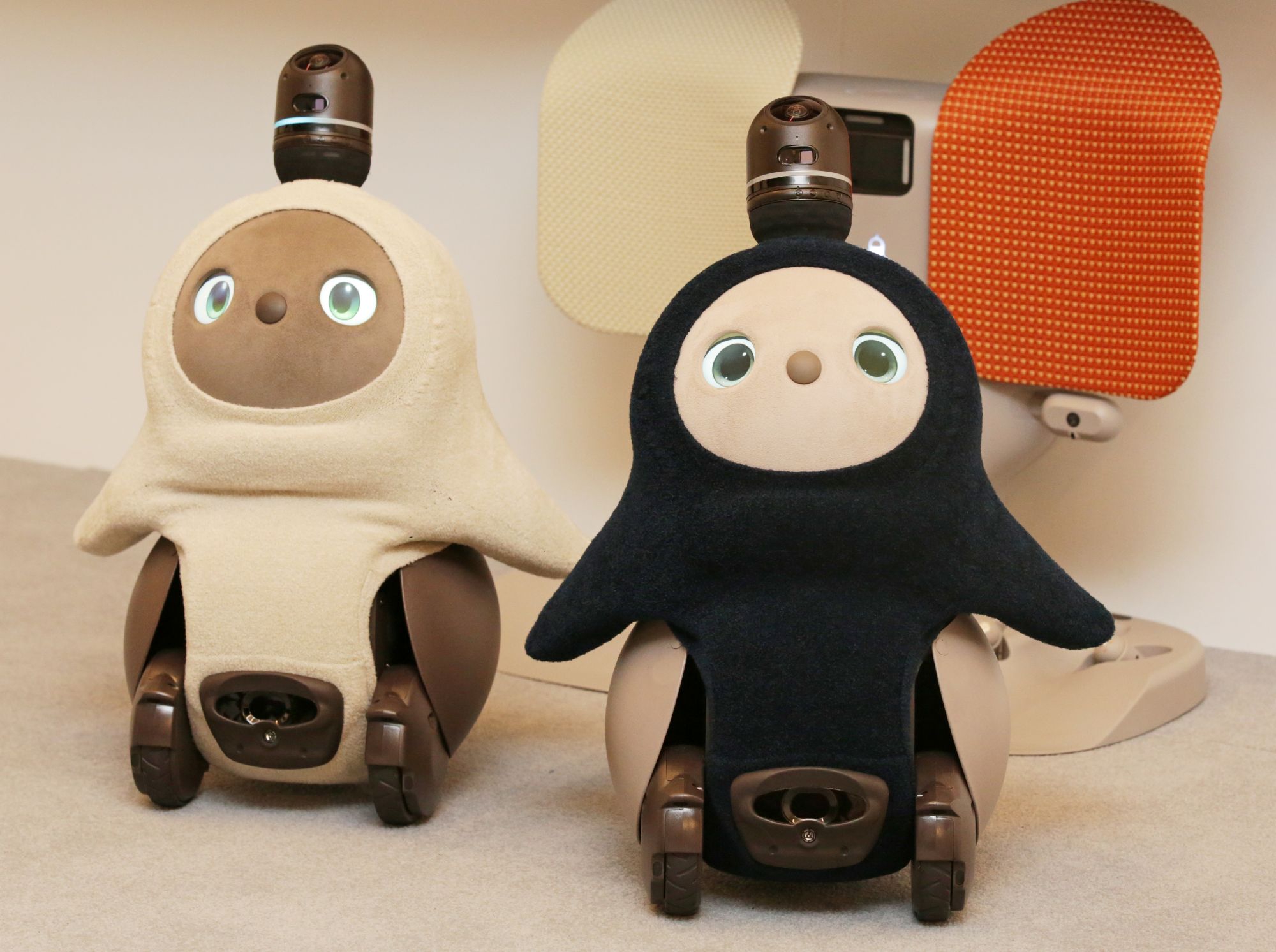 日本が得意な「働かない」ロボット？ ドラえもんやaiboに見る新産業の