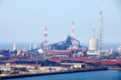 日鉄・JFE・神製…低炭素技術の競争加速、鉄鋼大手が開発急ぐ先端技法