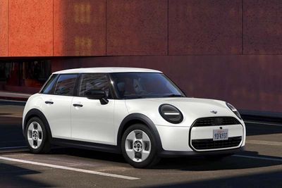 装備厳選で価格抑える…BMWが投入、「ミニ・クーパー」Cセレクトの性能