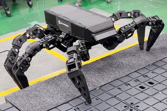 複雑な地形も楽々踏破、多脚ロボットは新たなモビリティになるか