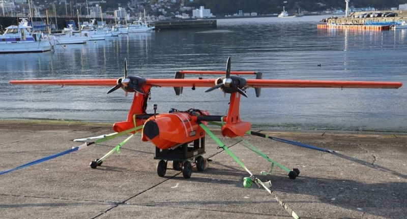 地底探検隊 震源域の深海底に亀裂 有人潜水調査船「しんかい6500