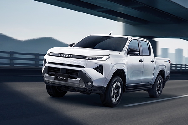 EV・FCVなど選択可能に…トヨタが世界初披露、新型「ハイラックス」の 