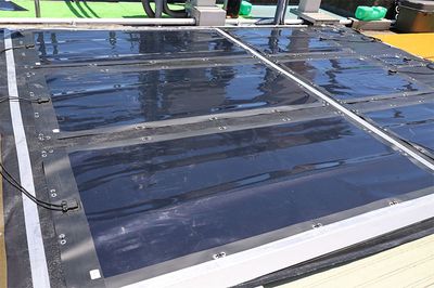 2万2000ℓタンク搭載、コマツが開発した大容量散水車の迫力｜ニュー